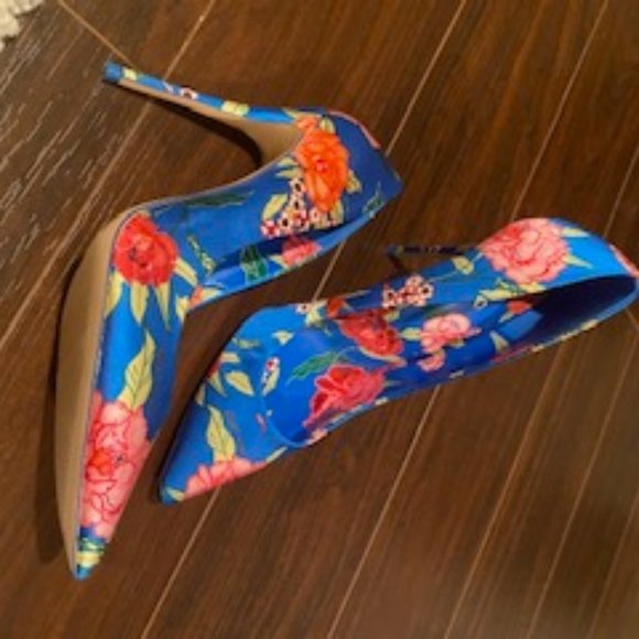 Aldo Blue Floral Satin Shoes - Picture 2 of 4